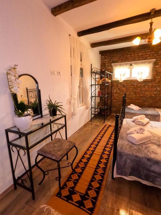 Intown Guesthouse ชโคเดอร์ ภายนอก รูปภาพ
