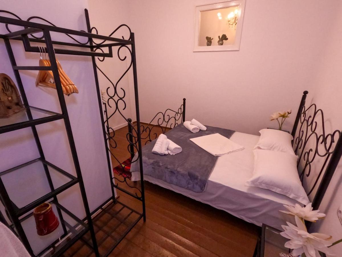 Intown Guesthouse ชโคเดอร์ ภายนอก รูปภาพ