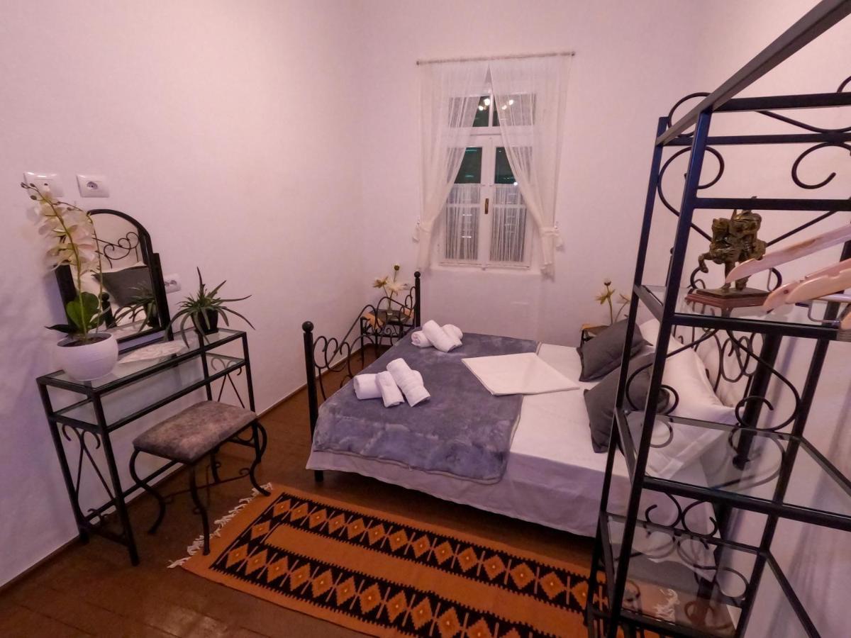 Intown Guesthouse ชโคเดอร์ ภายนอก รูปภาพ