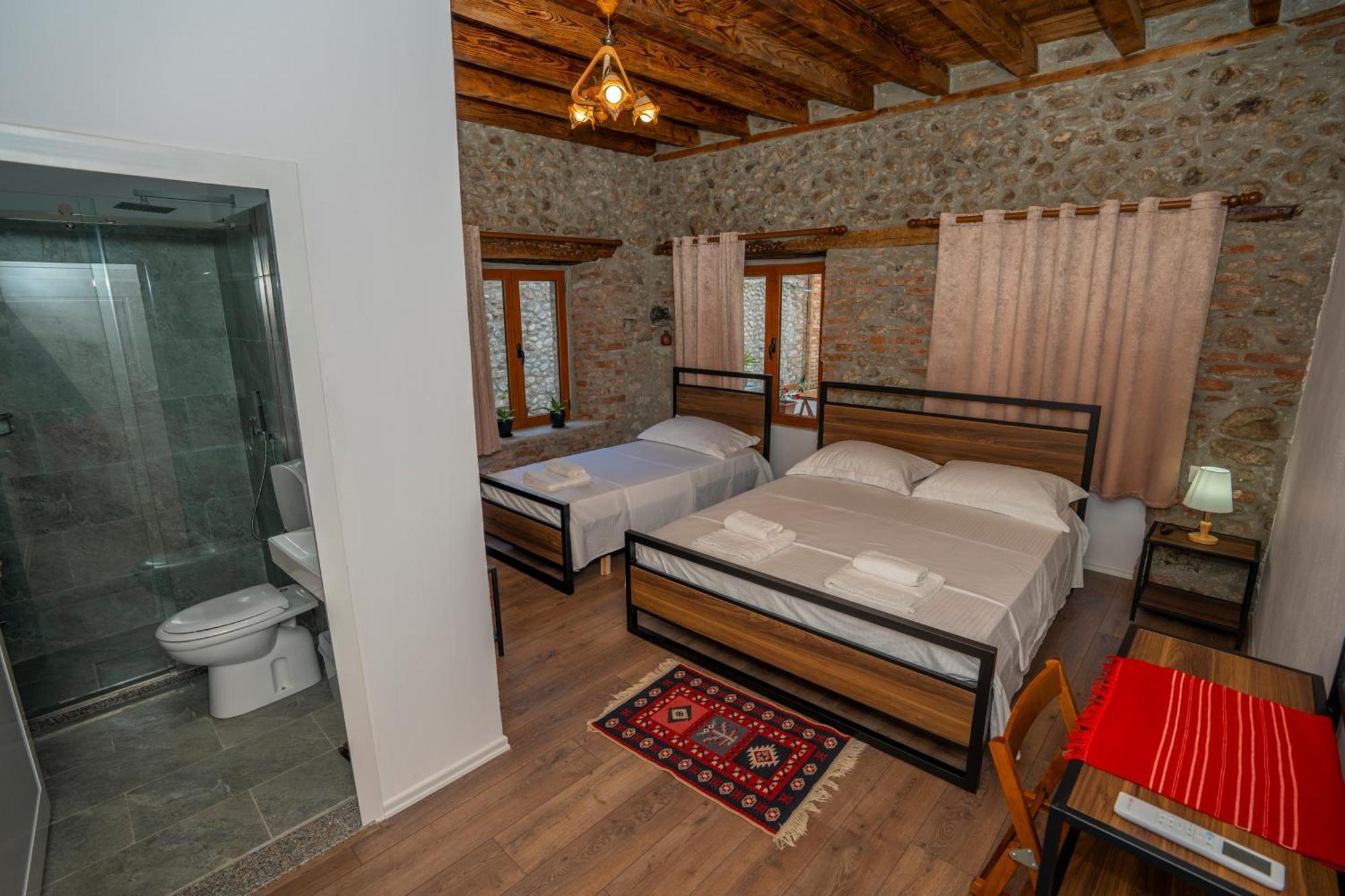 Intown Guesthouse ชโคเดอร์ ภายนอก รูปภาพ